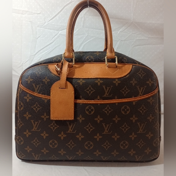 Louis Vuitton Handbags - Louis Vuitton Deauville Monogram Bag